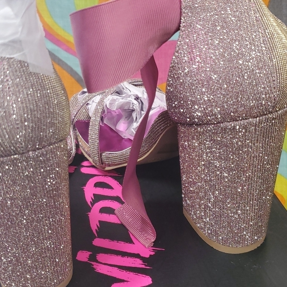 Wild Diva Sparkle Fusha Gretel Heels SZ 7.5 - Picture 4 of 6